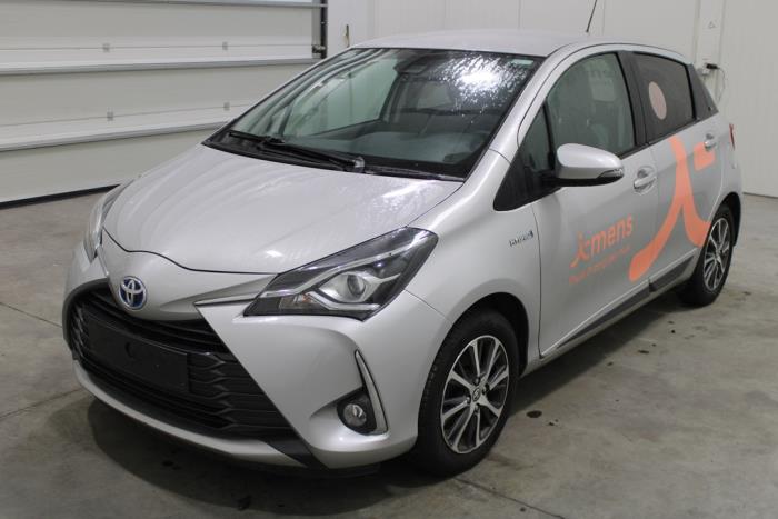 Toyota Yaris III 1.5 16V Hybrid Épave (2020, Gris)