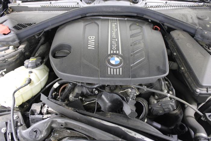 BMW 1 serie 114d 1.6 16V Schrottauto (2015, Grau)