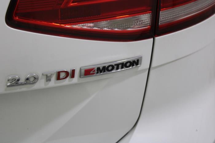 Volkswagen Passat Variant 2.0 TDI 16V 190 4Motion Épave (2017, Blanc)