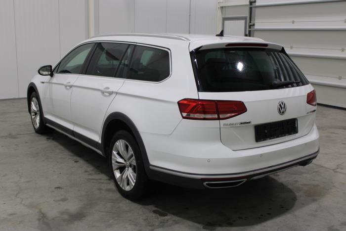 Volkswagen Passat Variant 2.0 TDI 16V 190 4Motion Épave (2017, Blanc)
