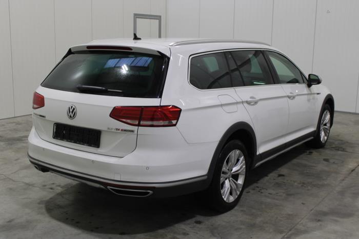 Volkswagen Passat Variant 2.0 TDI 16V 190 4Motion Épave (2017, Blanc)
