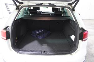 Volkswagen Passat Variant 2.0 TDI 16V 190 4Motion Épave (2017, Blanc)