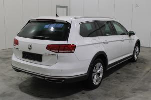 Volkswagen Passat Variant 2.0 TDI 16V 190 4Motion Épave (2017, Blanc)