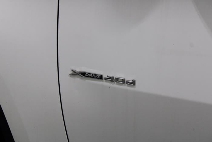 BMW X6 xDrive40d 3.0 24V Schrottauto (2013, Weiß)
