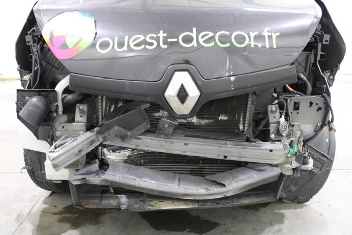 Renault Trafic 1.6 dCi 90 Vehículo de desguace (2015, Negro)