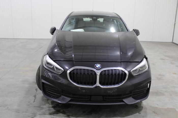 BMW 1 serie 116d 1.5 12V TwinPower Salvage vehicle (2022, Black)