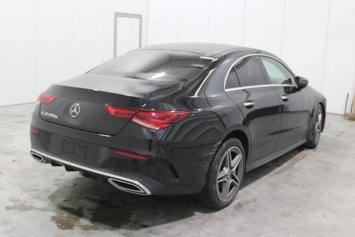 Mercedes CLA 2.0 CLA-220d Skrotfordon (2019, ZWART)