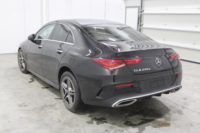 Mercedes CLA 2.0 CLA-220d Skrotfordon (2019, ZWART)