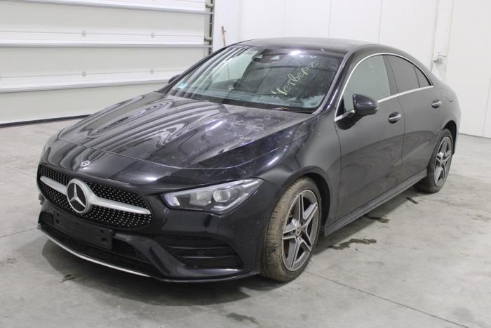 Mercedes CLA 2.0 CLA-220d Skrotfordon (2019, ZWART)