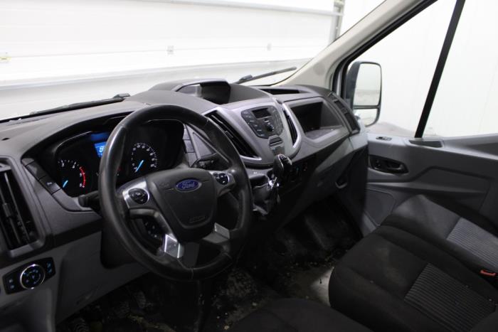 Ford Transit 2.0 TDCi 16V Eco Blue 130 Schrottauto (2016, Weiß)