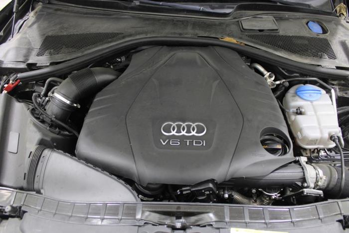 Audi A6 Avant 3.0 TDI V6 24V Épave (2013, Noir)