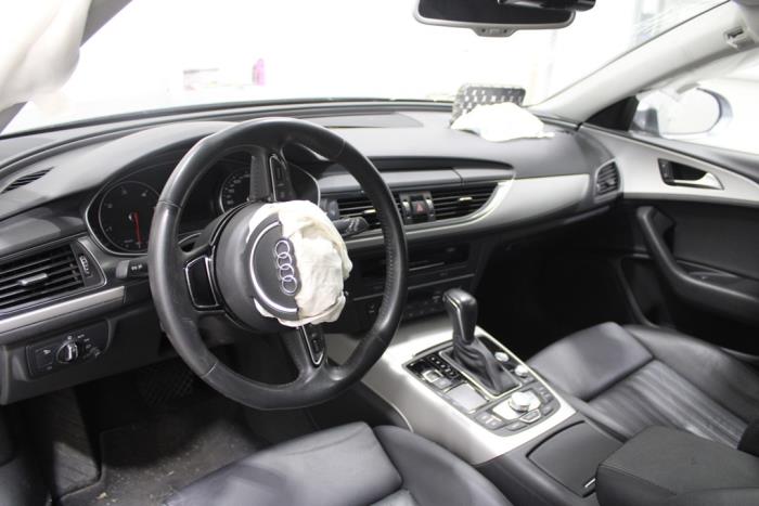 Audi A6 Avant 2.0 TDI 16V Épave (2018, Gris)