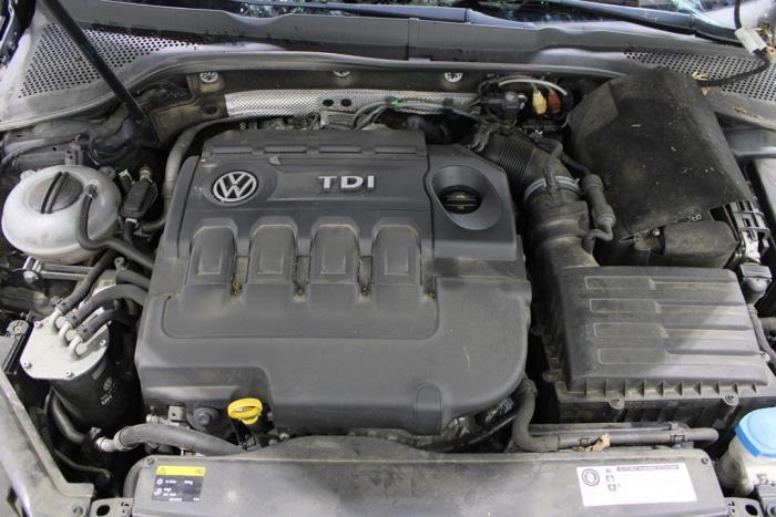 Volkswagen Golf VII 2.0 GTD 16V Salvage vehicle (2014, Blue)