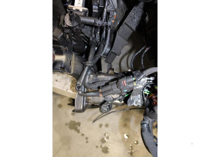 Peugeot Partner 1.5 BlueHDi 75 Schrottauto (2020, Schwarz) 