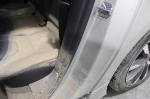 Volvo V60 I 2.0 D4 16V Samochód złomowany (2017, Szary)