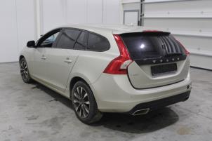Volvo V60 I 2.0 D4 16V Samochód złomowany (2017, Szary)