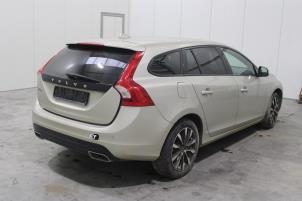 Volvo V60 I 2.0 D4 16V Samochód złomowany (2017, Szary)