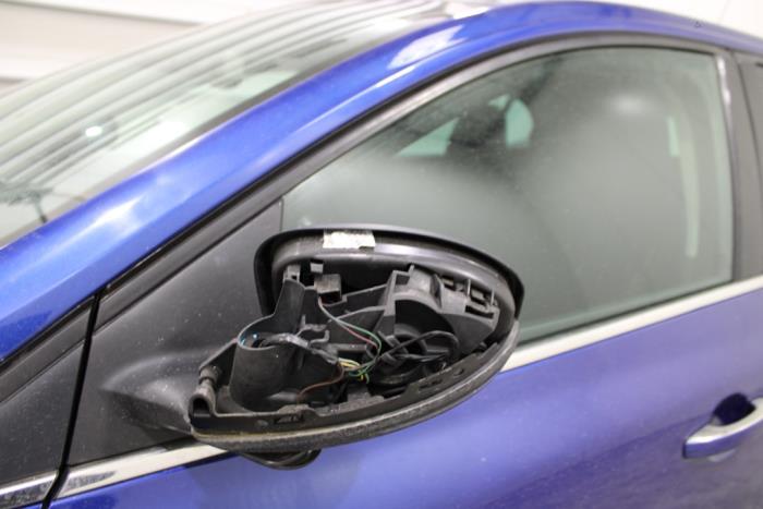 Renault Megane IV 1.6 GT Energy TCe 205 EDC Samochód złomowany (2017, Niebieski)