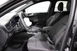 Ford Focus 4 Wagon 1.0 Ti-VCT EcoBoost 12V 125 Épave (2021, Noir)