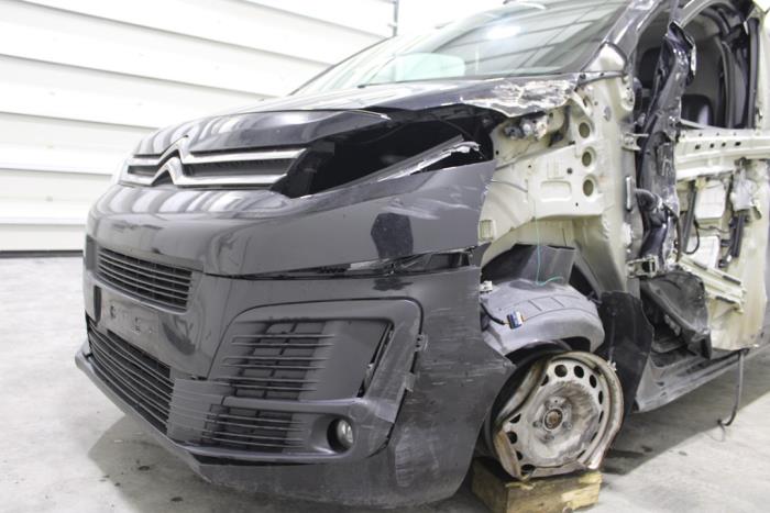 Citroen Jumpy 2.0 Blue HDI 120 Samochód złomowany (2019, Czarny)