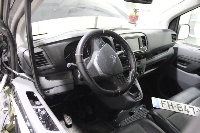 Citroen Jumpy 2.0 Blue HDI 120 Samochód złomowany (2019, Czarny)