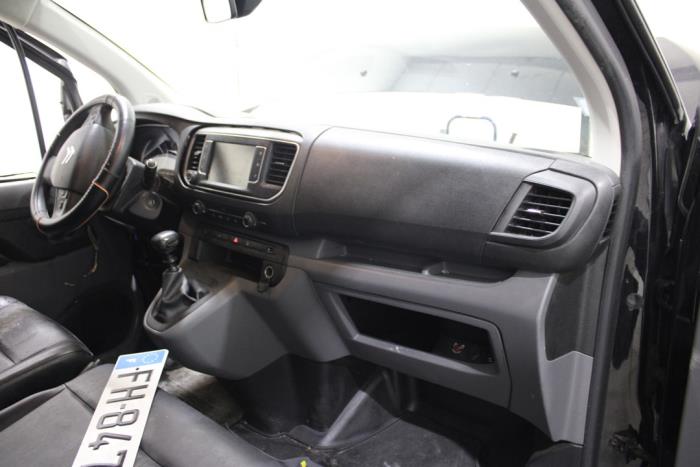 Citroen Jumpy 2.0 Blue HDI 120 Samochód złomowany (2019, Czarny)