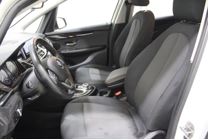 BMW 2 serie Active Tourer 216i 1.5 TwinPower Turbo 12V Salvage vehicle (2021, White)