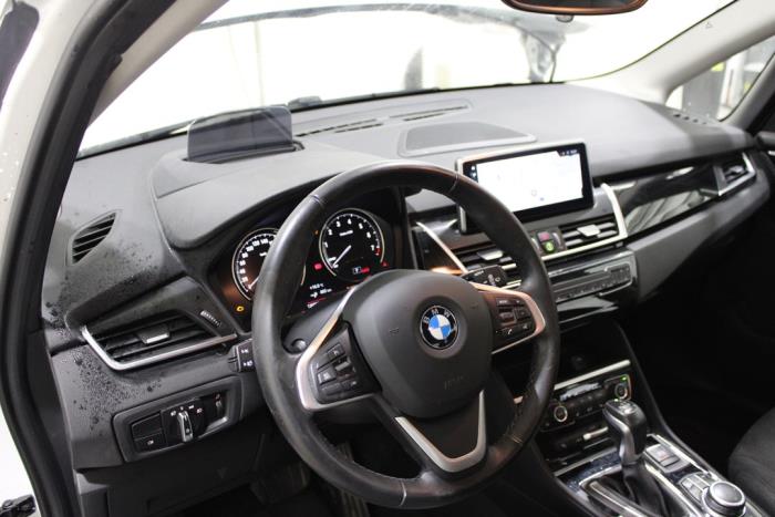 BMW 2 serie Active Tourer 216i 1.5 TwinPower Turbo 12V Salvage vehicle (2021, White)