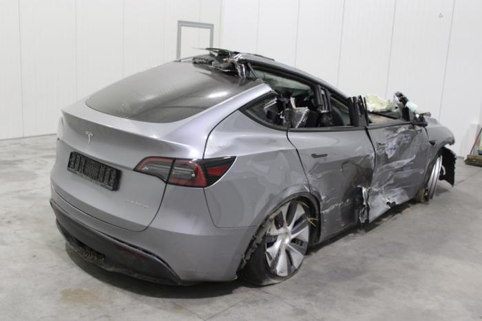 Tesla Model Y Long Range,Performance Skrotfordon (2023, GRIJS)
