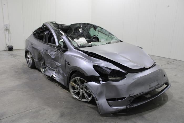 Tesla Model Y Long Range,Performance Skrotfordon (2023, GRIJS)