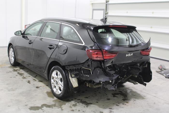 Kia Ceed Sportswagon 1.0i T-GDi 12V Vehículo de desguace (2023, Negro)