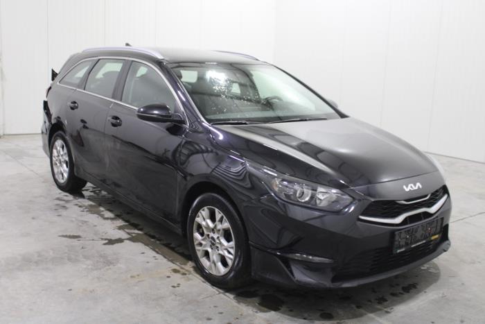 Kia Ceed Sportswagon 1.0i T-GDi 12V Vehículo de desguace (2023, Negro)