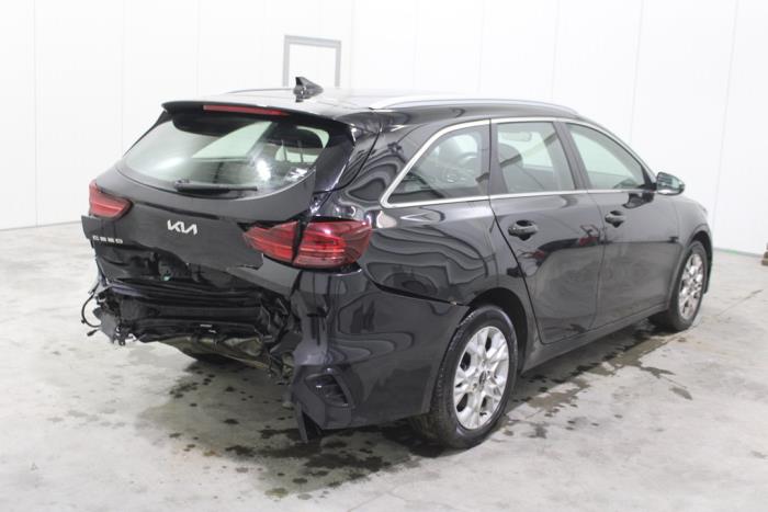 Kia Ceed Sportswagon 1.0i T-GDi 12V Vehículo de desguace (2023, Negro)