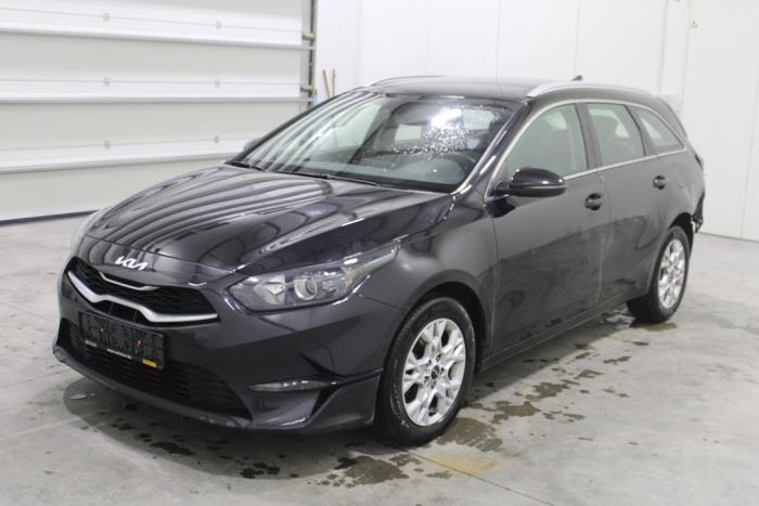 Kia Ceed Sportswagon 1.0i T-GDi 12V Vehículo de desguace (2023, Negro)