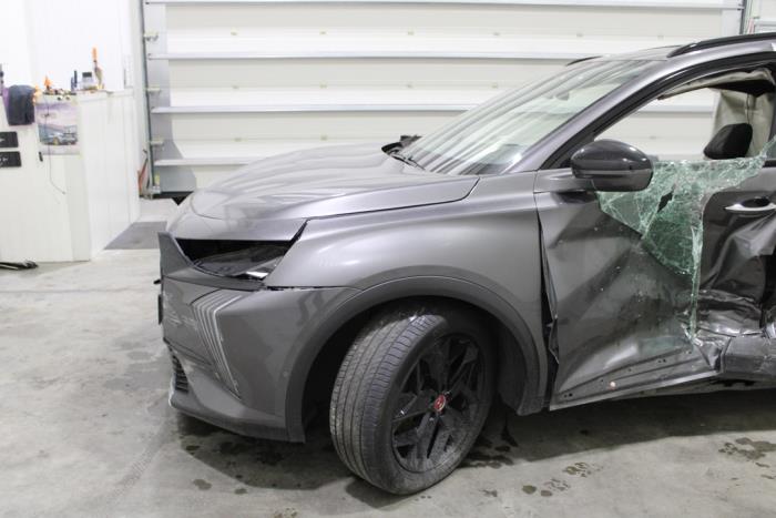 DS Automobiles DS 7 1.6 16V E-Tense 300 4x4 Samochód złomowany (2023, Szary)