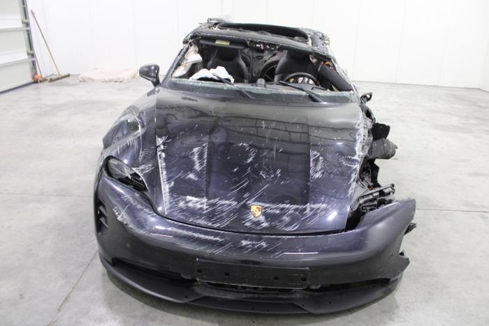 Porsche Taycan Sport Turismo 79 kWh Épave (2023, Noir)