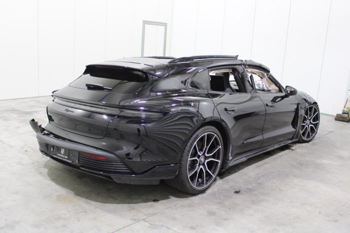 Porsche Taycan Sport Turismo 79 kWh Épave (2023, Noir)