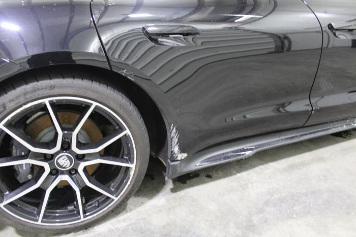 Porsche Taycan Sport Turismo 79 kWh Épave (2023, Noir)