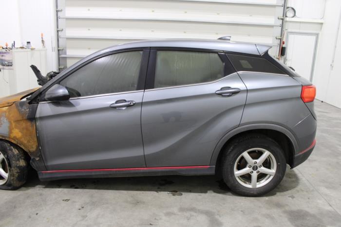 DFSK Fengon 500 Schrottauto (2023, Grau)