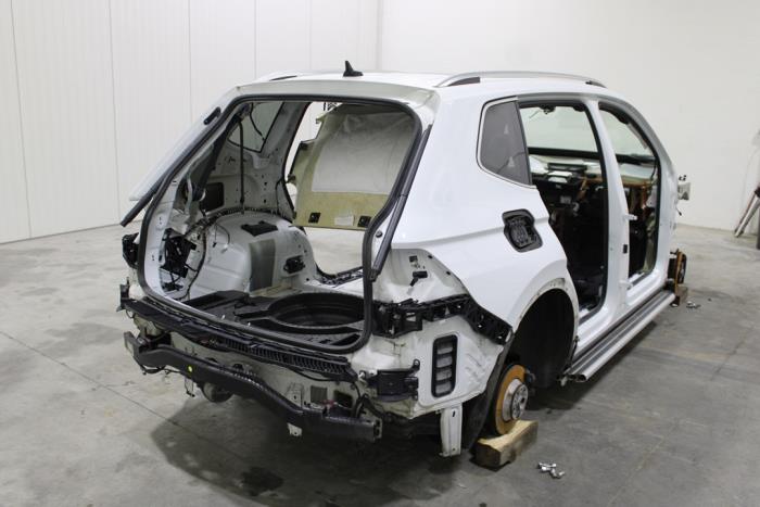 Volkswagen Tiguan 2.0 TDI 16V BlueMotion Technology SCR Salvage vehicle (2022, White)