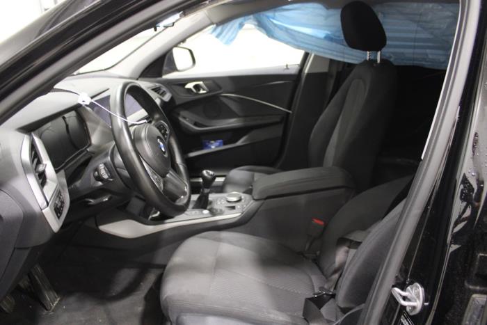 BMW 1 serie 118i 1.5 TwinPower 12V Vehículo de desguace (2020, Negro)