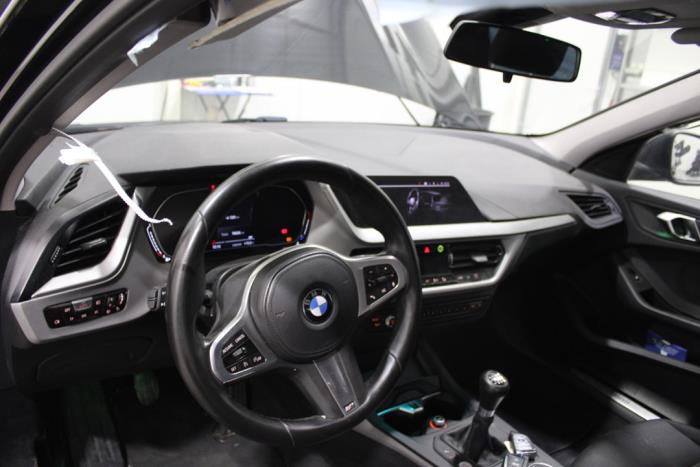 BMW 1 serie 118i 1.5 TwinPower 12V Vehículo de desguace (2020, Negro)
