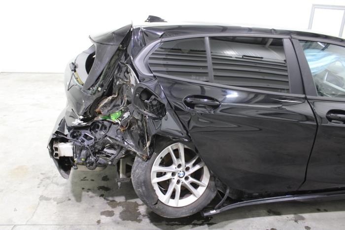 BMW 1 serie 118i 1.5 TwinPower 12V Vehículo de desguace (2020, Negro)