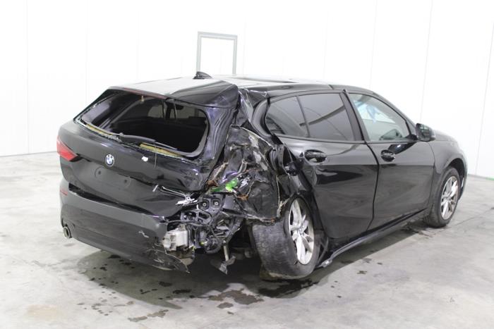 BMW 1 serie 118i 1.5 TwinPower 12V Vehículo de desguace (2020, Negro)