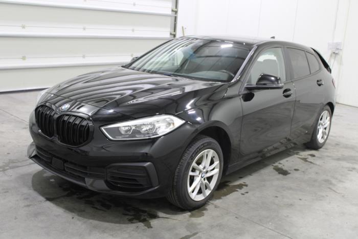 BMW 1 serie 118i 1.5 TwinPower 12V Vehículo de desguace (2020, Negro)