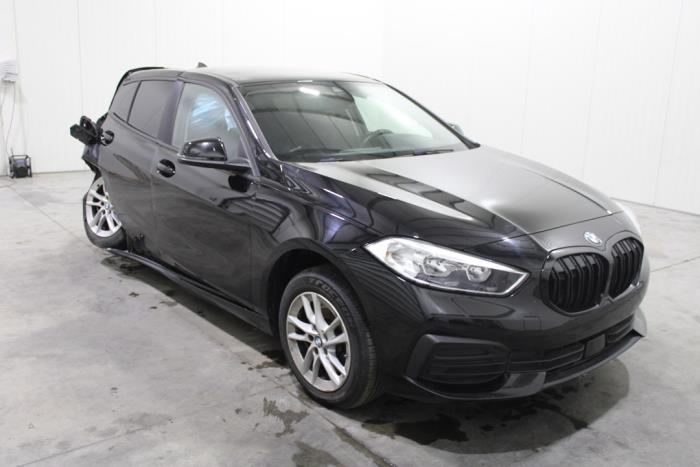 BMW 1 serie 118i 1.5 TwinPower 12V Vehículo de desguace (2020, Negro)
