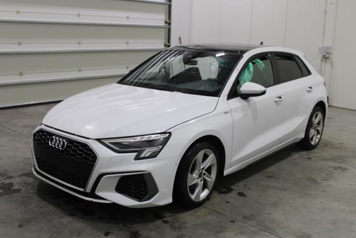 Audi A3 Sportback 1.0 30 TFSI 12V Mild hybrid Épave (2023, Blanc)