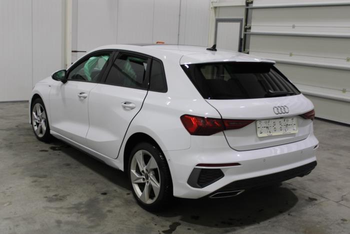 Audi A3 Sportback 1.0 30 TFSI 12V Mild hybrid Épave (2023, Blanc)