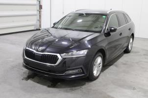Skoda Octavia Combi 2.0 TDI GreenTec 16V  (Épave)