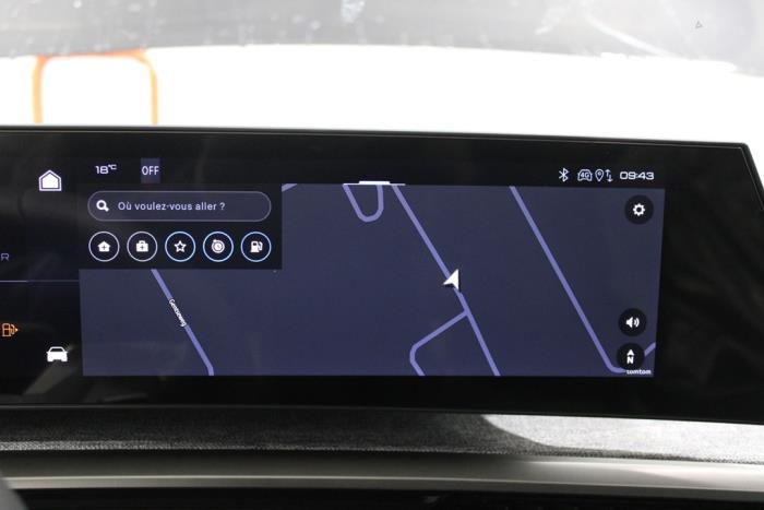 Peugeot 3008 III 1.2 12V Hybrid 136 Schrottauto (2025, Grau)